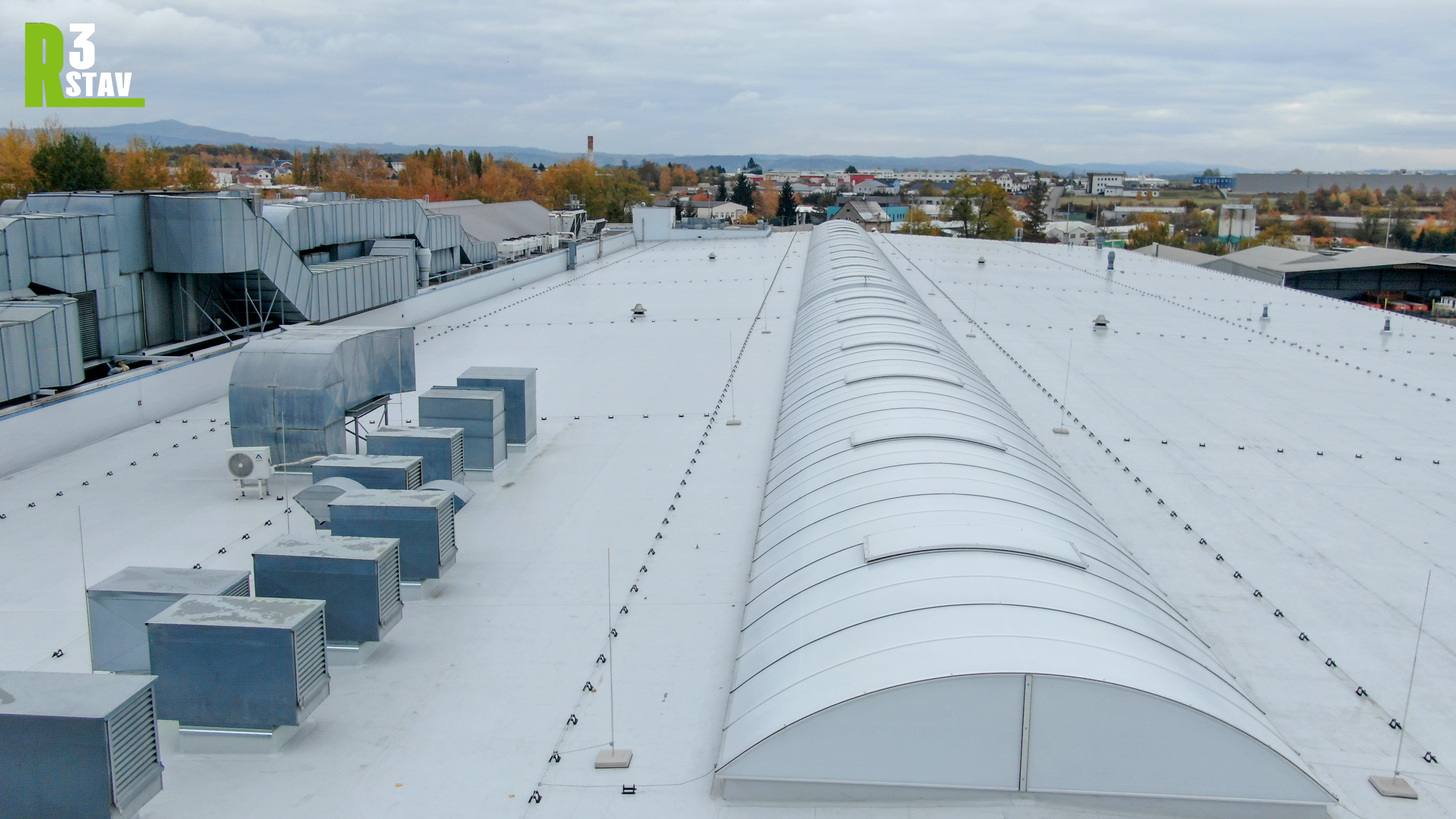 Zateplení a vyrovnání ploché střechy v Jičíně