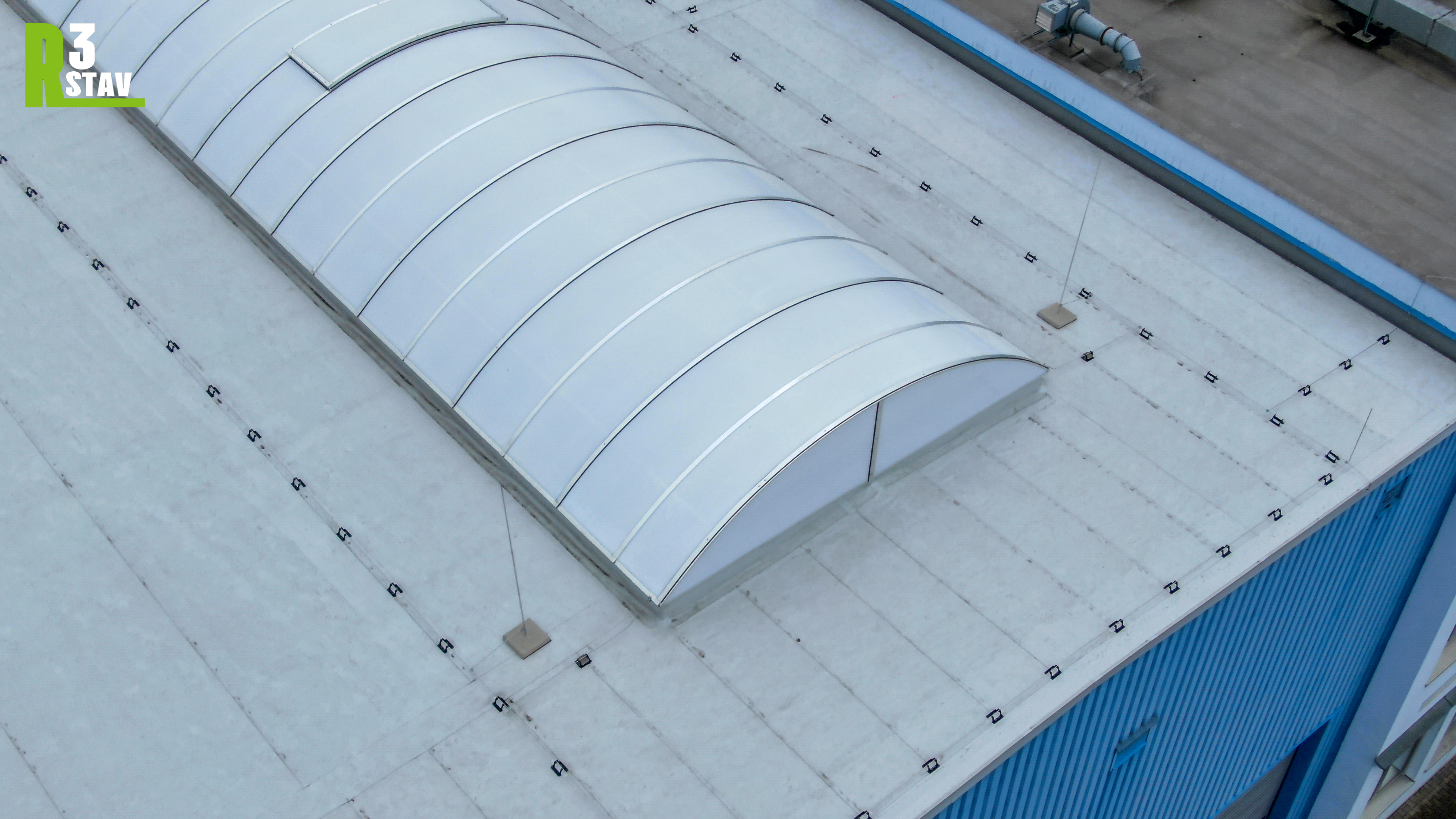 Zateplení a vyrovnání ploché střechy v Jičíně